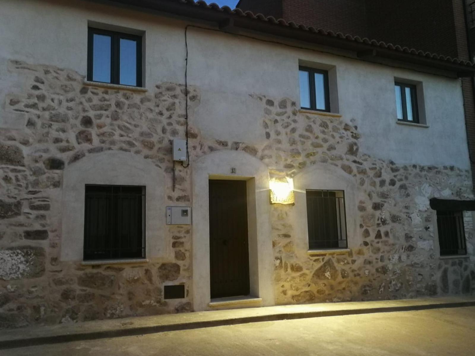 Casa Rural El Enebro 4 Estrellas Navamorcuende Εξωτερικό φωτογραφία